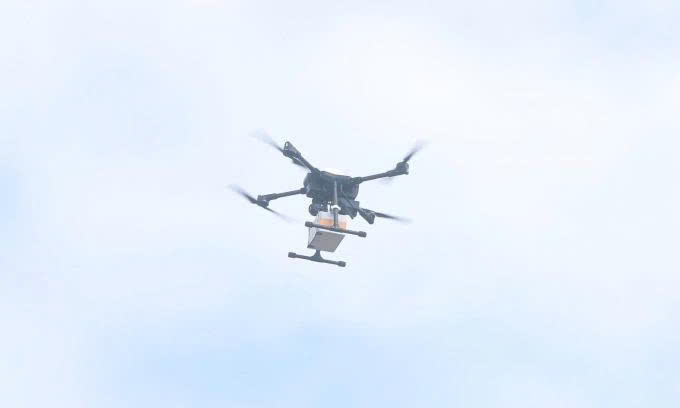 Lần đầu giao hàng vượt biển bằng UAV ở Việt Nam