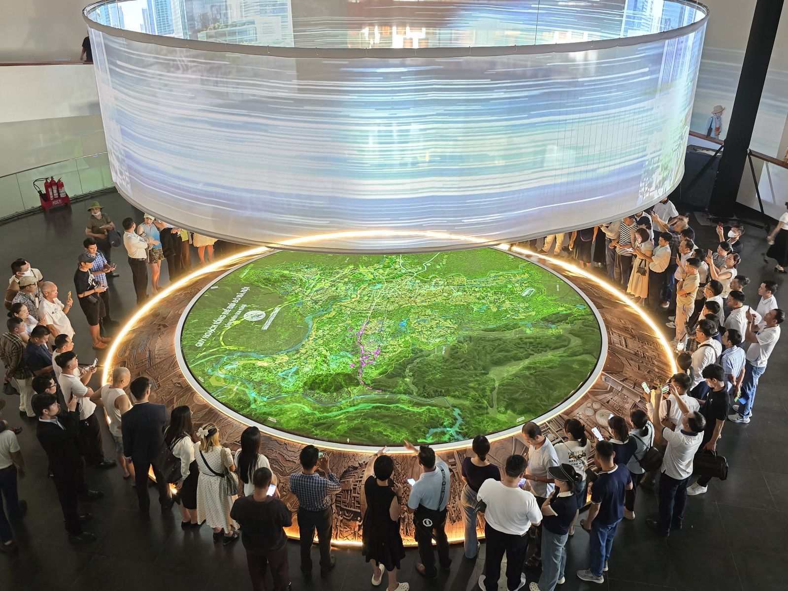 Công nghệ 3D Mapping hấp dẫn người xem tại Triển lãm quy hoạch Hà Nội 100 năm