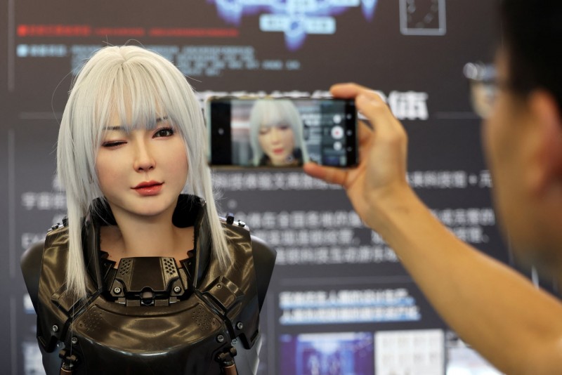 CEO Nvidia: 'Cách mạng robot hình người gần hơn tưởng tượng'