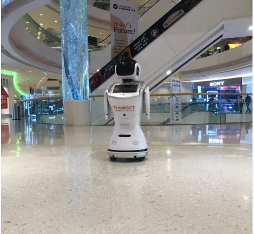 Robot Sanbot chăm sóc quan tâm đến gia đình thân yêu của bạn 