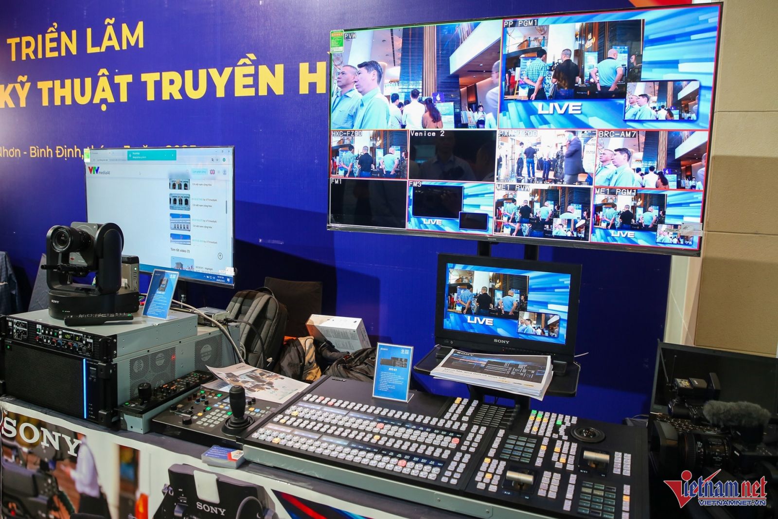 Nhiều thiết bị hiện đại trình làng tại triển lãm công nghệ truyền hình