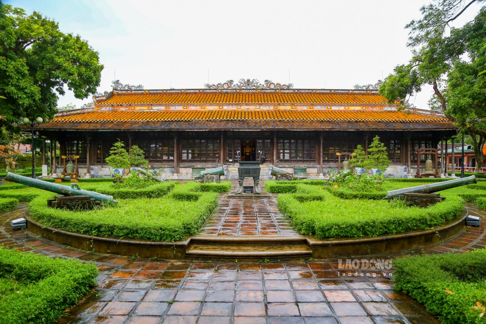 Chiêm ngưỡng cổ vật cung đình trong bảo tàng 100 năm tuổi xứ Huế