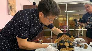 Cổ vật triều Nguyễn lập kỷ lục có 'lai Tây'?