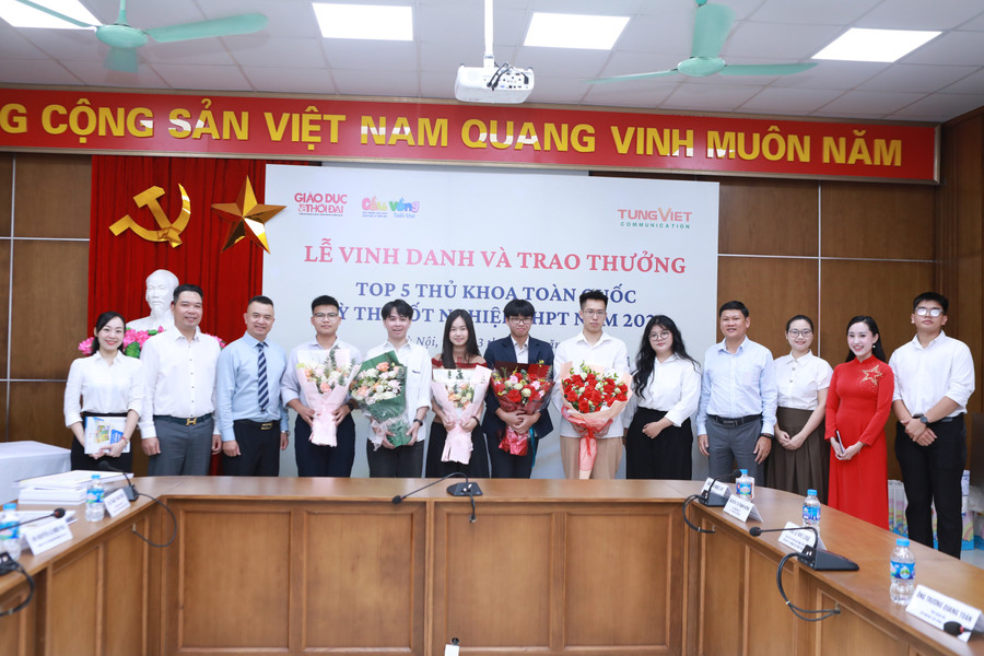 Khơi dậy tinh thần hiếu học và khát vọng cống hiến của tuổi trẻ